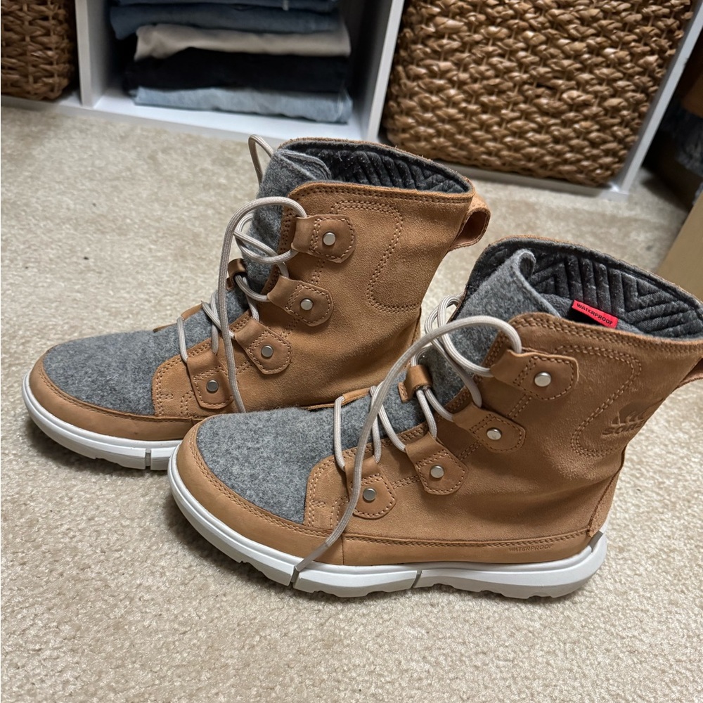 Sorel Women's Explorer II Joan Cozy Boot